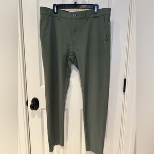 Travis Mathew’s Open to close trouser